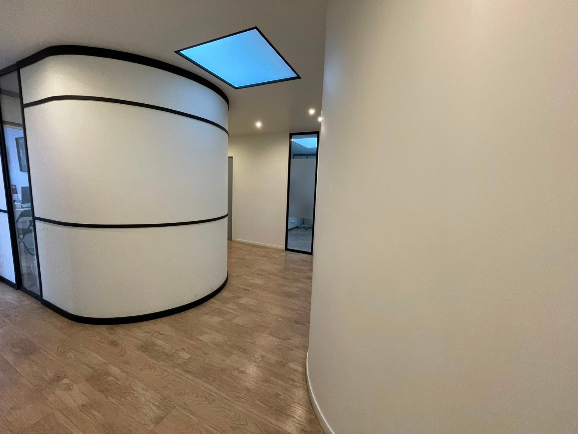 Couloir contemporain du cabinet